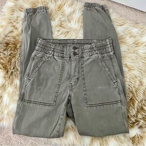 American Eagle Skinny Stretch Scrunched Ankles & Waist Jean